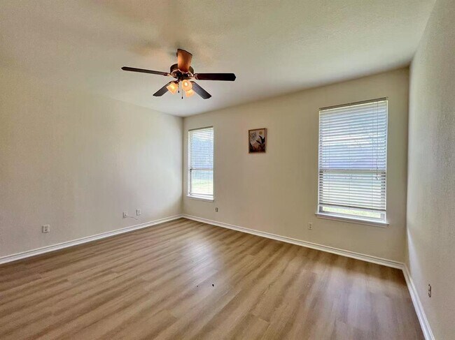 Building Photo - 112 Flat Creek Dr