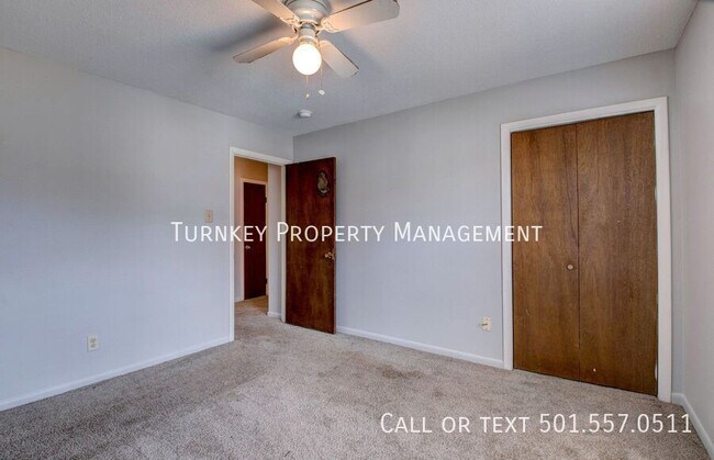Building Photo - 1821 Sanford Dr