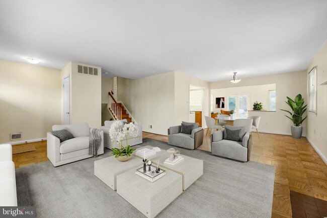 Building Photo - 6504 Stratford Rd