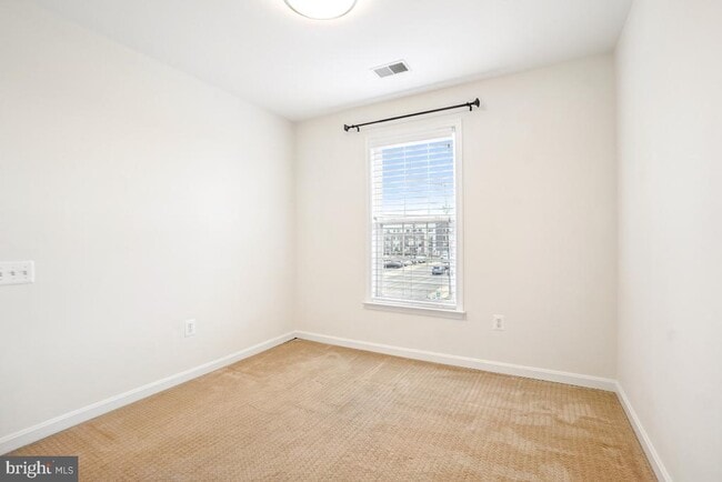 Building Photo - 2516 Blueridge Ave