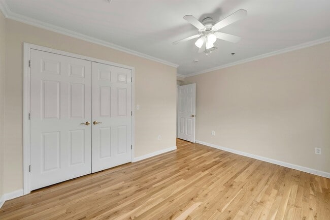 Building Photo - 350 7th St