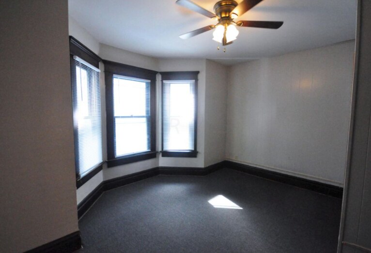 Building Photo - 407 E 14th Ave