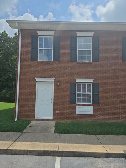 Primary Photo - 150 Alcorn St