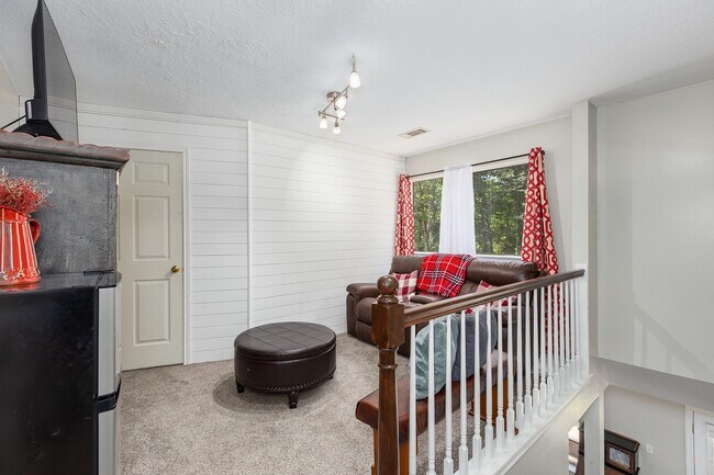 Building Photo - 5102 Natural Bridge Dr