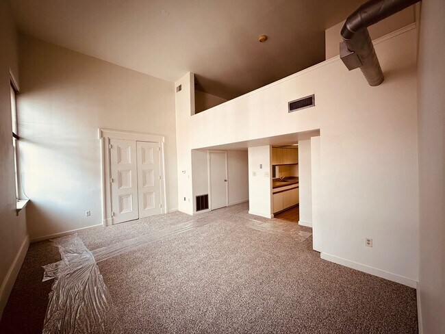 Building Photo - Washington Hall, Downtown Loft Apartment