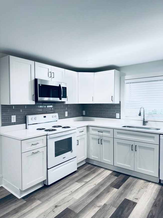 Building Photo - 510 N 2nd Ave