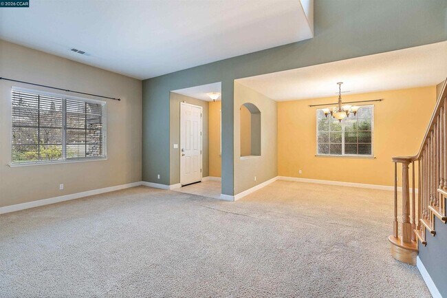 Building Photo - 350 Caroni St