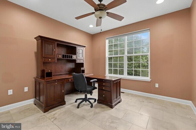 Building Photo - 228 Leffler Cir