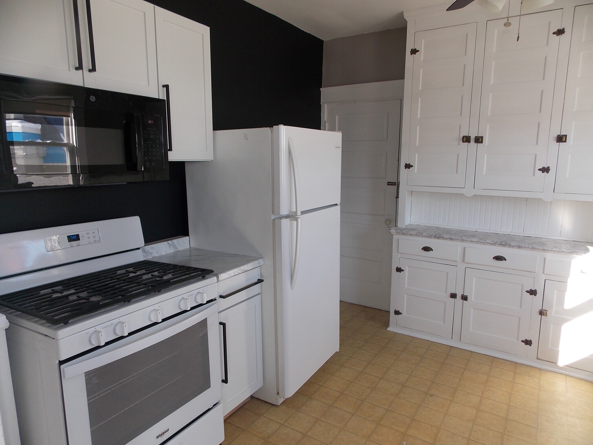 Building Photo - 3611 Maple St