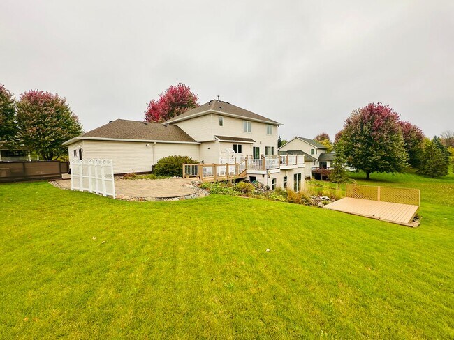 Building Photo - Stunning 6-Bedroom Corner-Lot Home w/ Luxury Finishes & Entertainer’s Layout