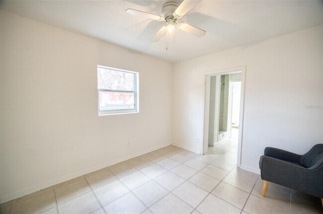 Building Photo - 2317 Harris St