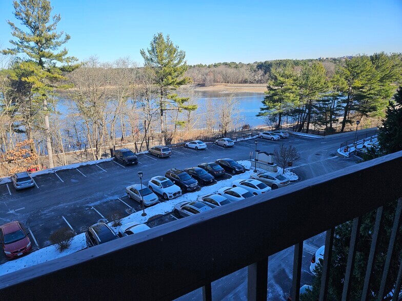 Building Photo - 1550 Worcester Rd