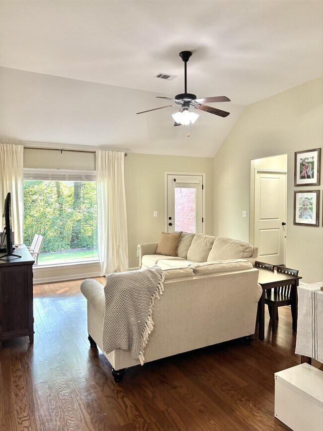 Building Photo - 6399 William Hill Dr