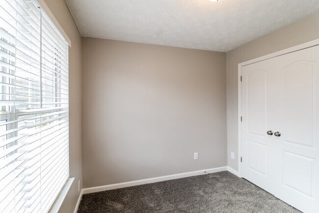 Building Photo - 105 Cypress Dr