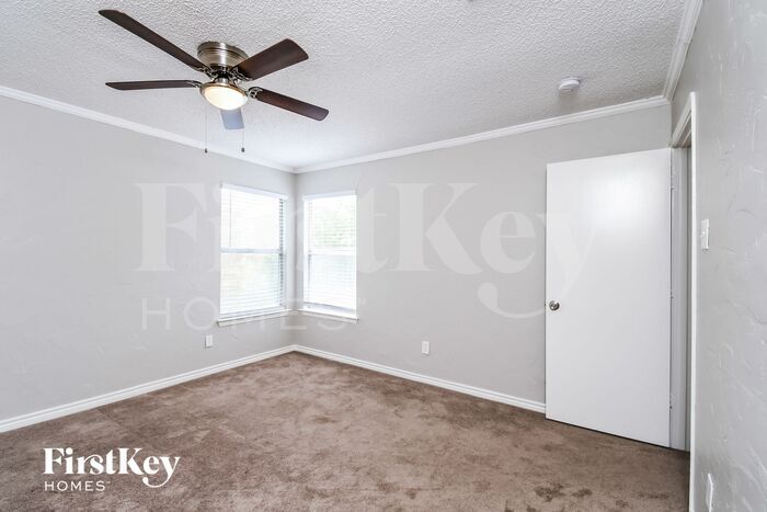 Building Photo - 1700 Scottsdale Dr