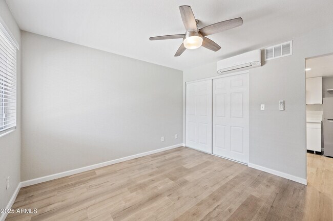 Building Photo - 3025 N 32nd St