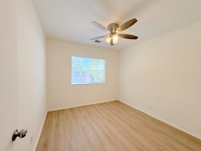 Building Photo - 1837 Lancewood Ave