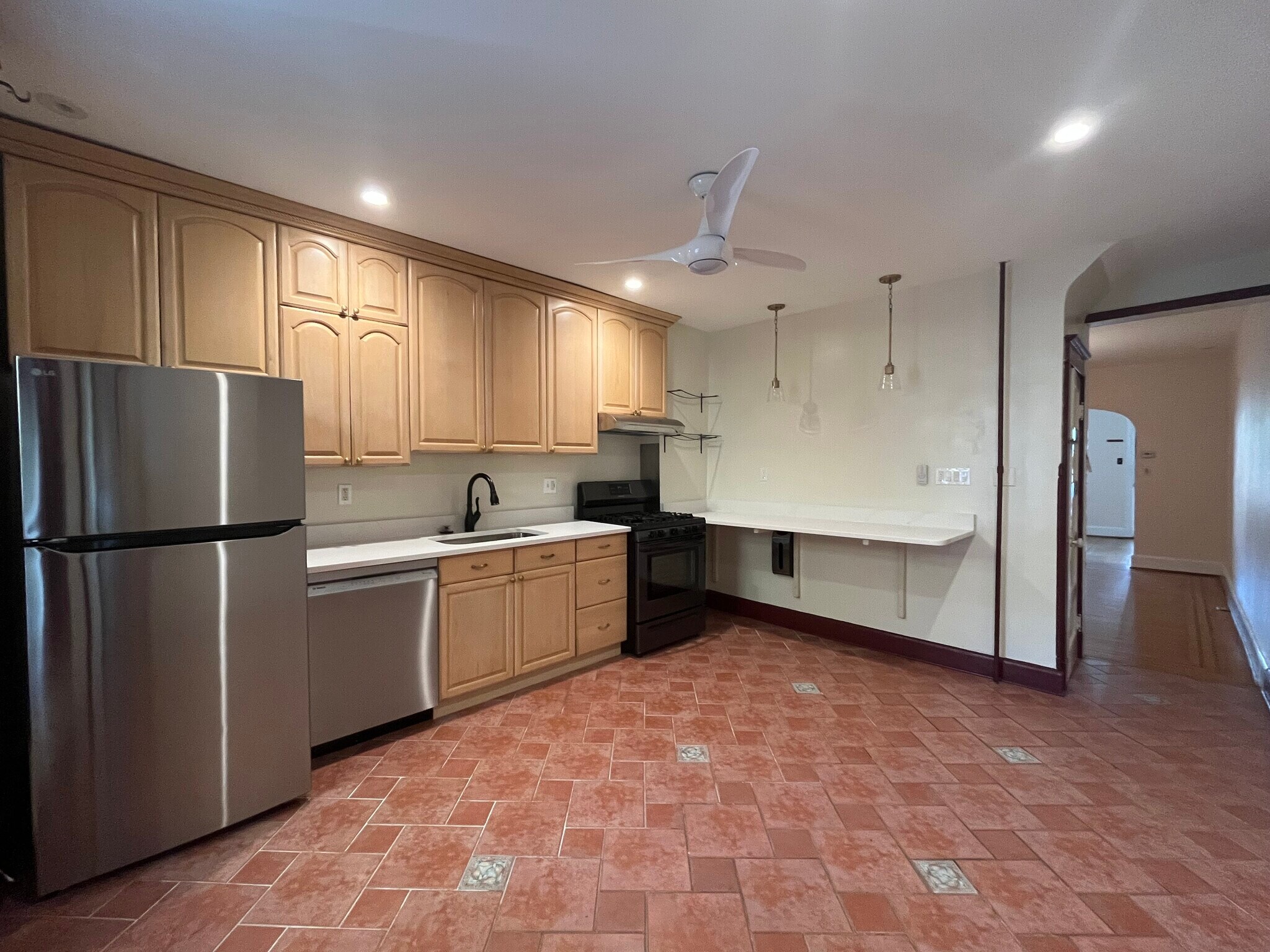 Kitchen - 915 W 33rd St