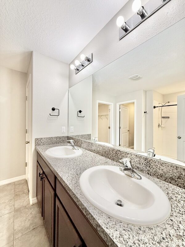 Building Photo - 17134 White Mangrove Dr