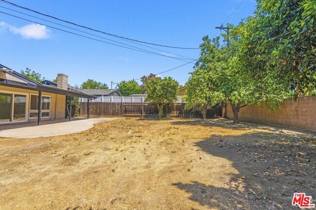 Building Photo - 15920 Gledhill St