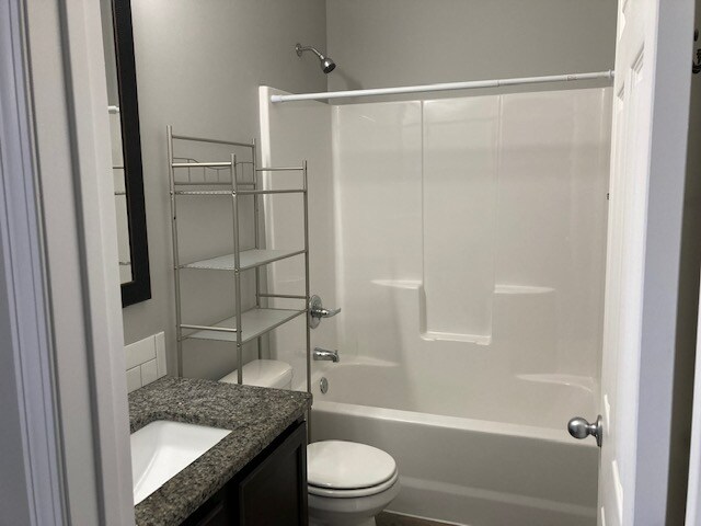 Building Photo - 5357 N Cypress Dr