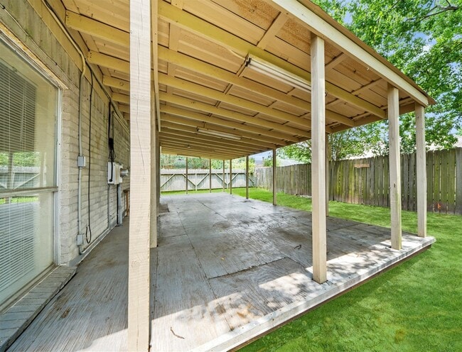 Building Photo - 10906 Canarywood Dr