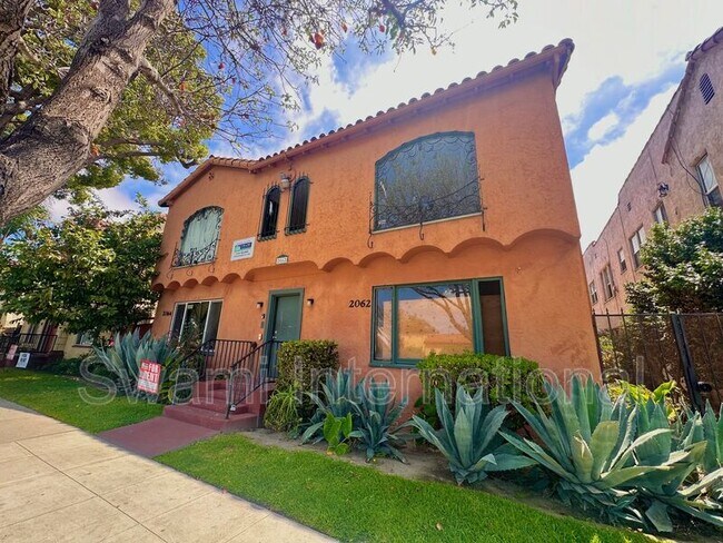 Building Photo - 2066 Chestnut Ave