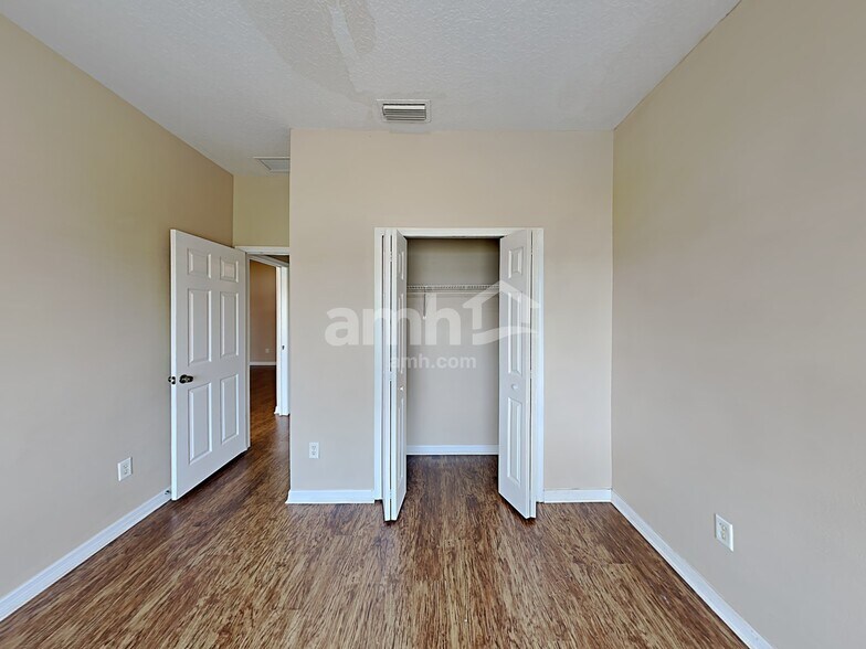 Building Photo - 1644 Mira Lago Cir