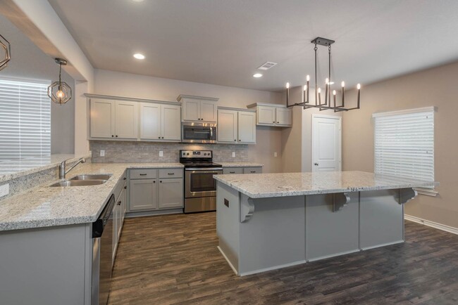 Building Photo - 5 Bed/5.5 bath luxury home in The Revelry!