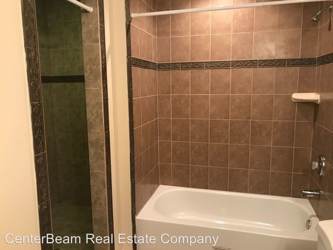 Building Photo - 4 br, 3 bath House - 9054 3rd avenue