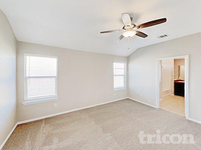 Building Photo - 304 Foxhunter St