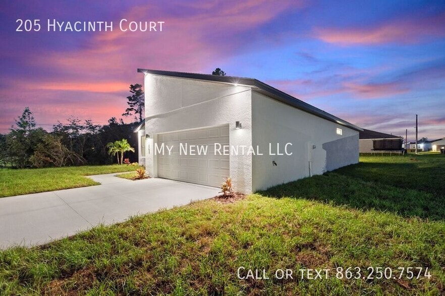 Building Photo - 205 Hyacinth Ct