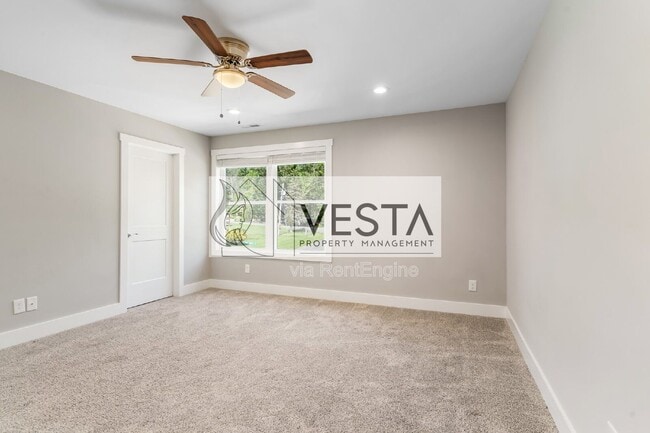 Building Photo - 12 Riddle Rd