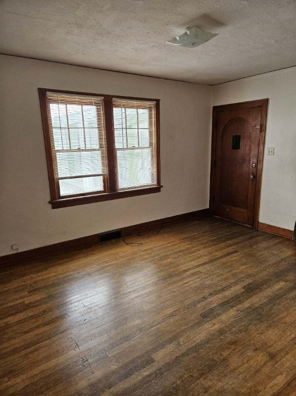 Building Photo - 711 S 9th Ave