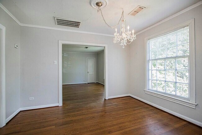 Building Photo - 1843 Branard St