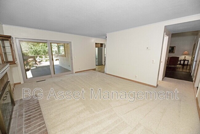 Building Photo - 1830 Weir Dr