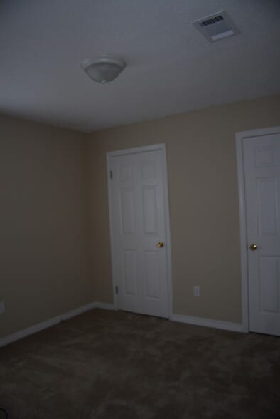 Building Photo - 33 Heather Ln