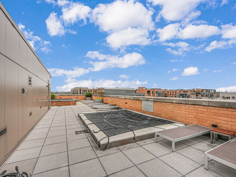 Building Photo - 440 L St NW