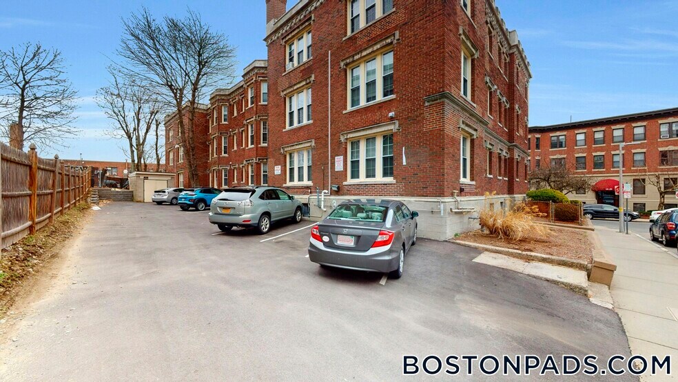 Building Photo - 15 Glenville Ave