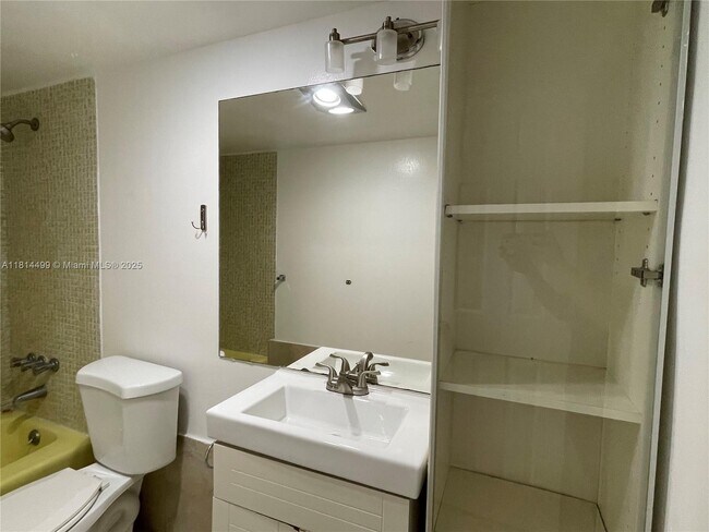 Building Photo - 401 Ocean Dr