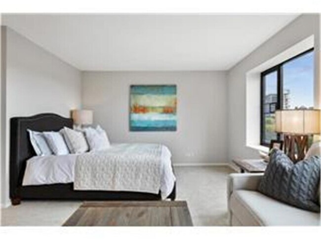 Building Photo - 15 S 1st St