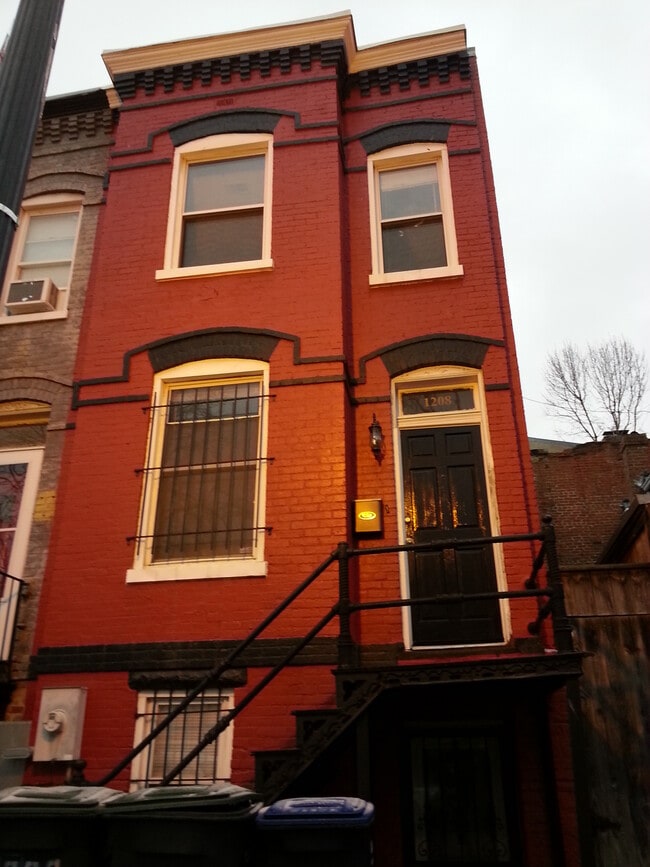 Building Photo - 1208 Kirby St NW
