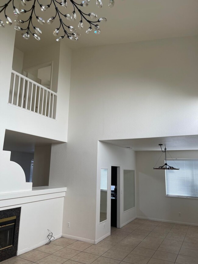 Building Photo - SUMMERLIN HOME WITH 5 BEDROOMS (INCLUDE SO...