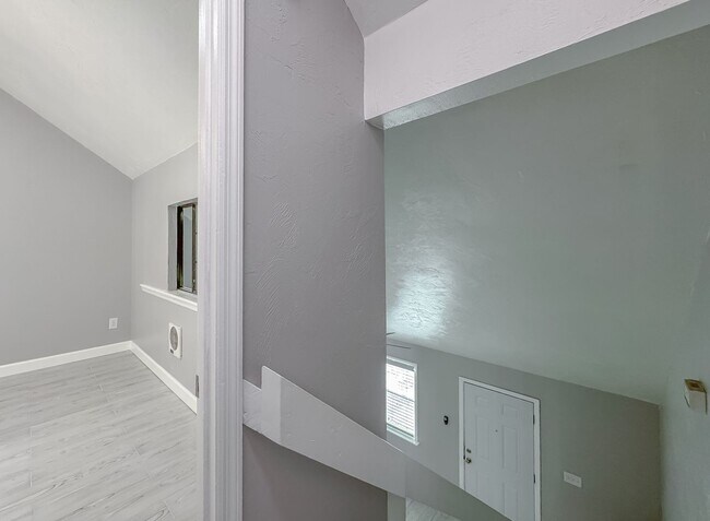 Building Photo - MODERN! Walk to FSU 2/2 w/ Marble Counters, Stainless Steel Appliances, & Privacy Fenced Yard! Av...