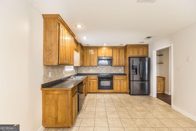 Building Photo - 215 Wingfield Way