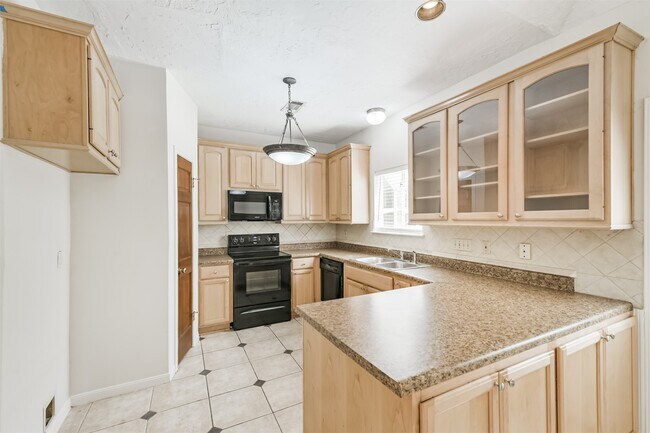 Building Photo - 13626 Cedar Point Dr