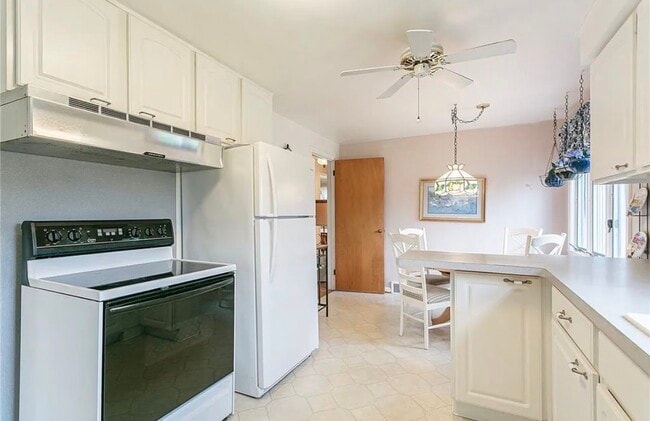 Building Photo - 26 Garden Dr