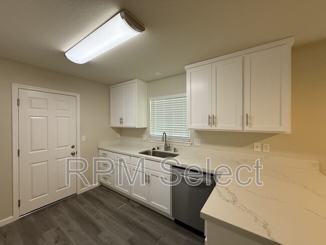 Building Photo - 1238 Woodfield Ave