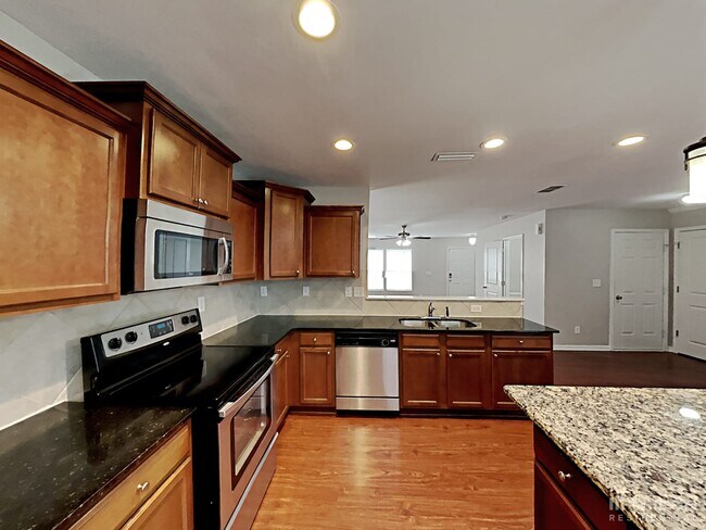 Building Photo - 5633 Idlewild Rd N