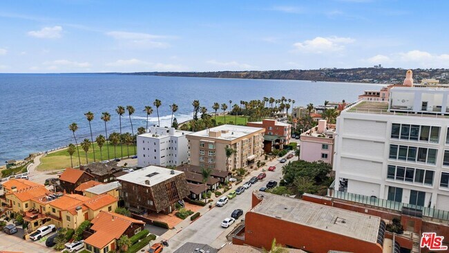 Building Photo - 1040 Coast S Blvd